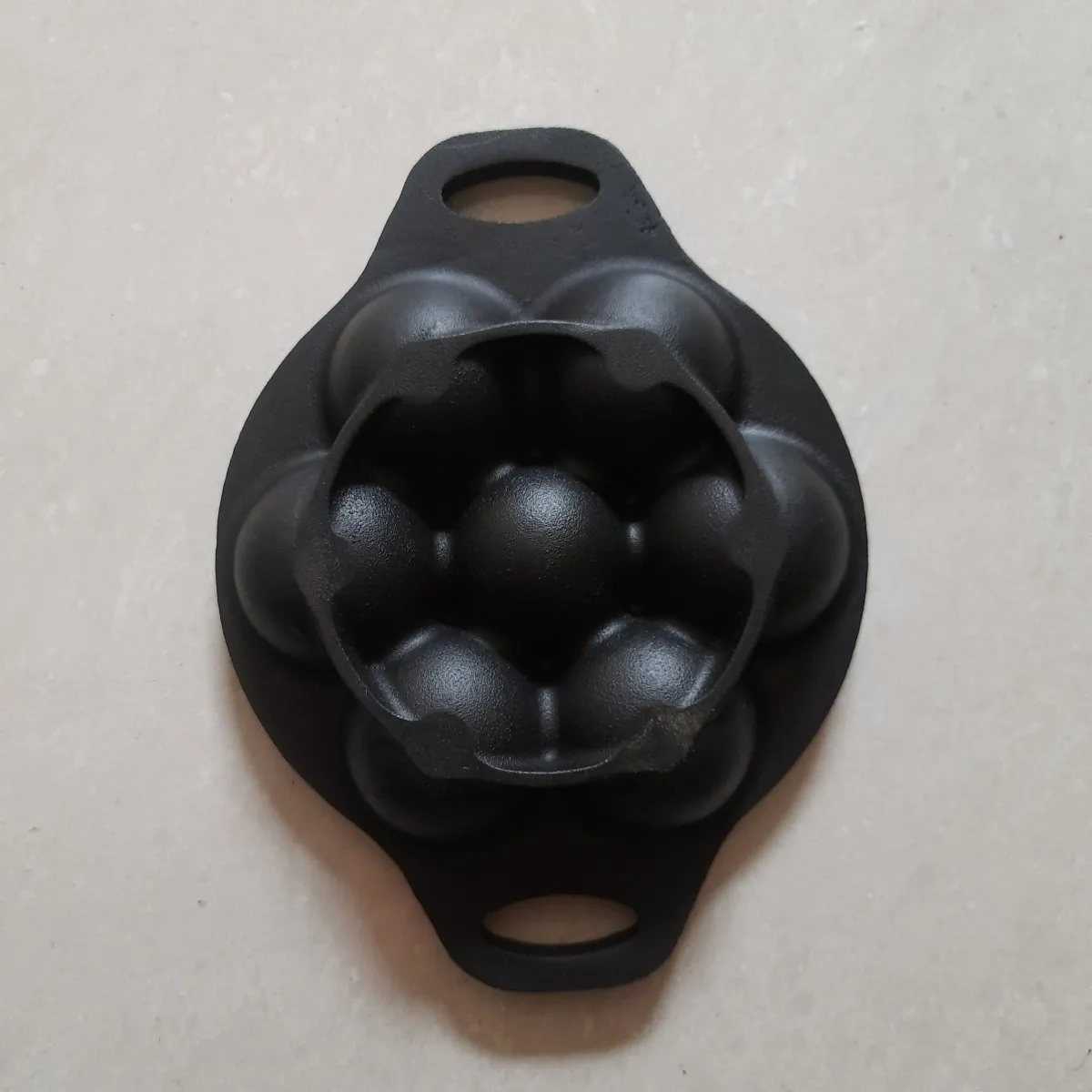 Pre Seasoned Cast Iron Appe/ Paniyaram/ Paddu pan | 7 pit
